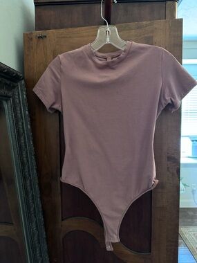 SKIMS Mauve Short Sleeve Bodysuit